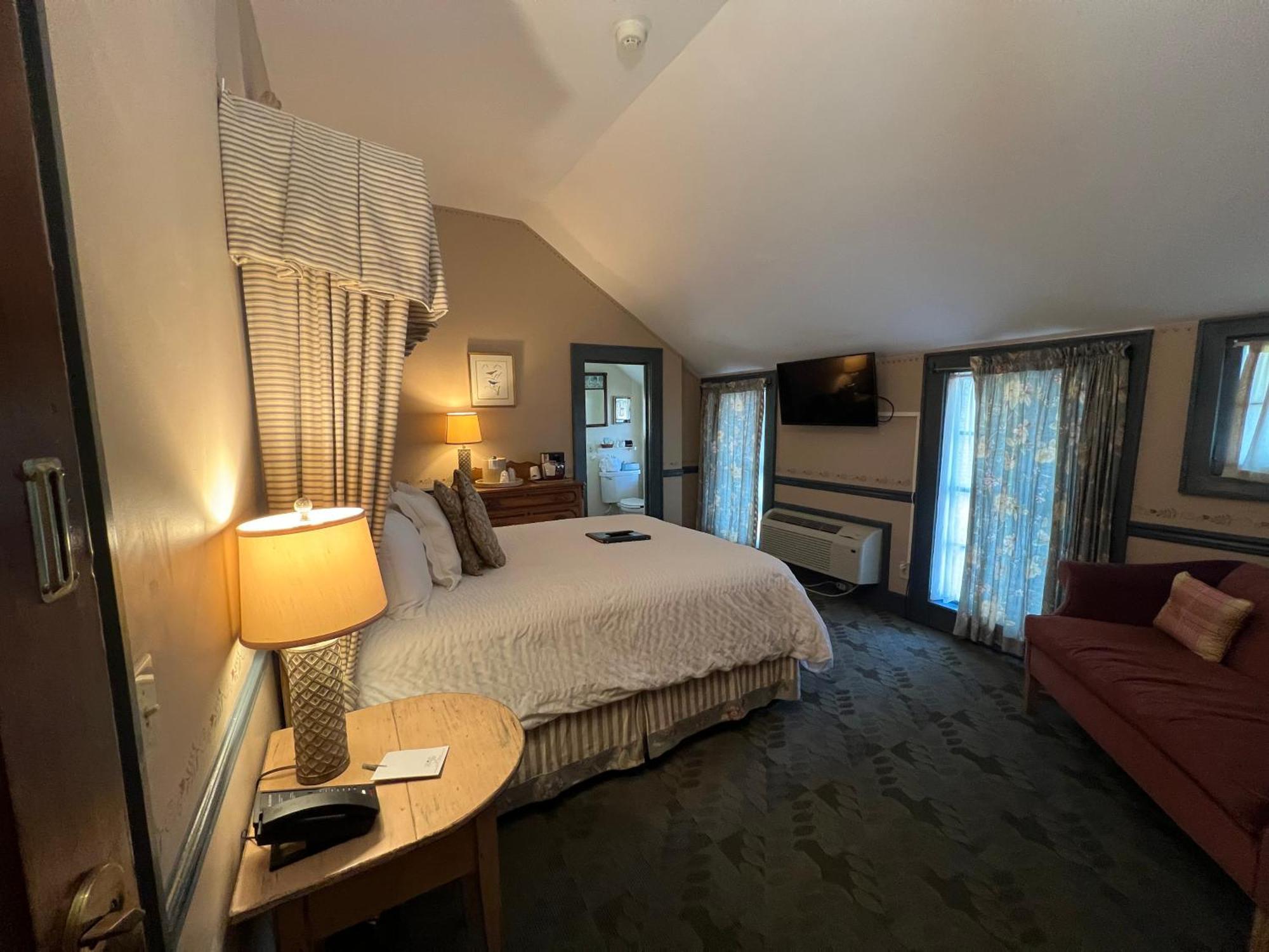 Highlands Inn エクステリア 写真