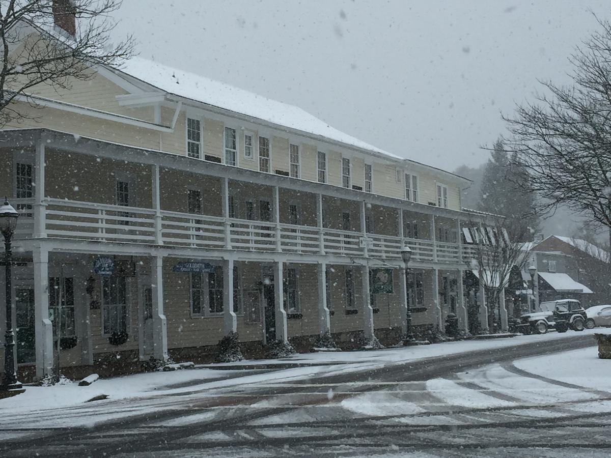 Highlands Inn エクステリア 写真
